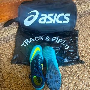 Turquoise Nike Racing Shoes - Size 7
